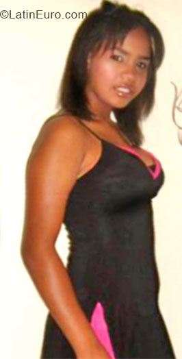 Date this hot Dominican Republic girl Astrid from La Vega DO20656