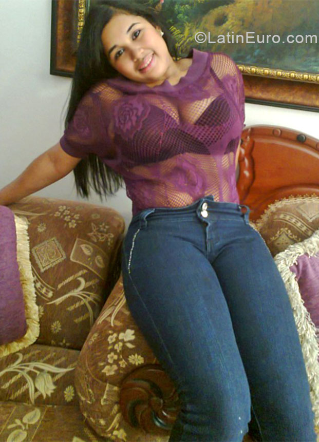 Date this georgeous Dominican Republic girl Angelica from Santiago DO20659