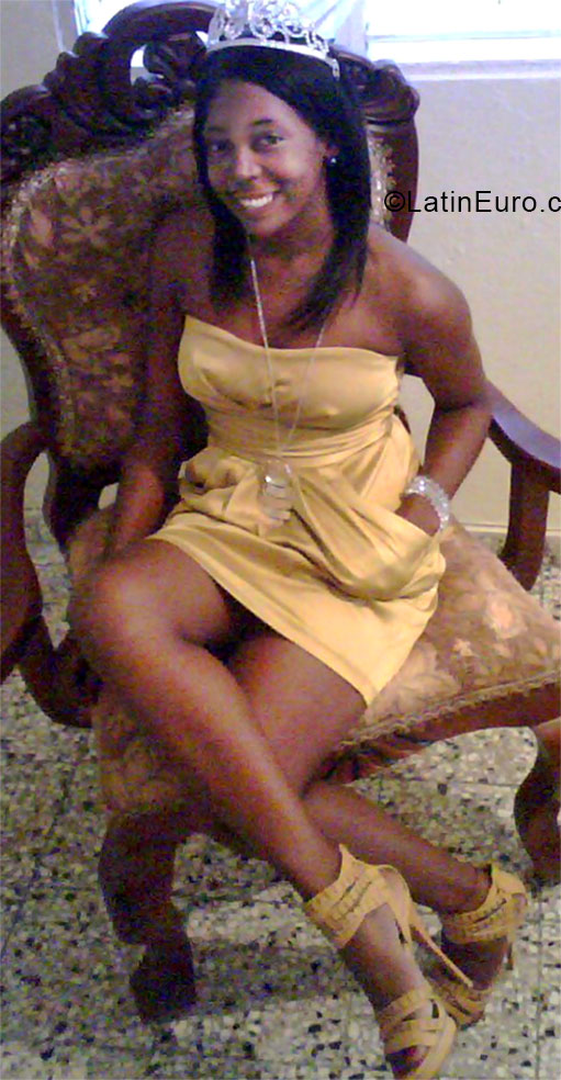 Date this young Dominican Republic girl Charina from San Cristobal DO27370