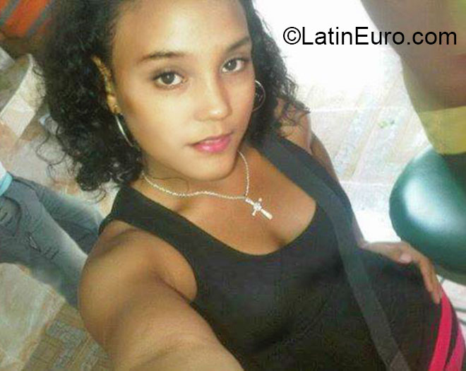 Date this lovely Dominican Republic girl Yessica from San juan de la maguana DO20730