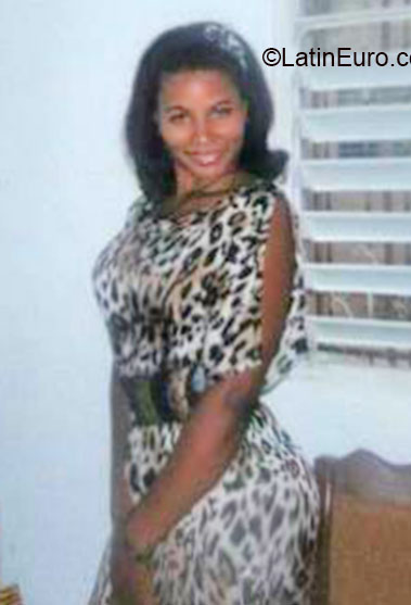 Date this stunning Dominican Republic girl Percia from Santo Domingo DO20777