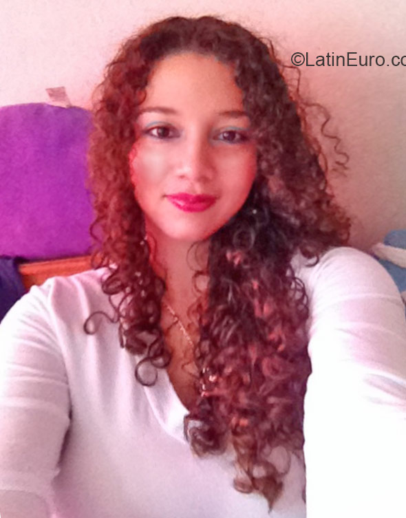 Date this stunning Colombia girl Jessica from Floridablanca CO16668