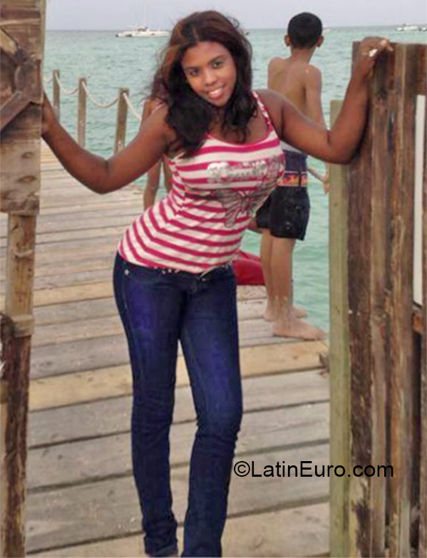 Date this delightful Dominican Republic girl Maria cristina from La Romana DO20815
