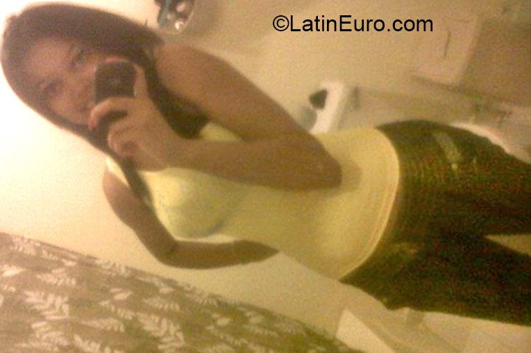 Date this athletic Dominican Republic girl Maria Luisa from Santo Domingo DO21105