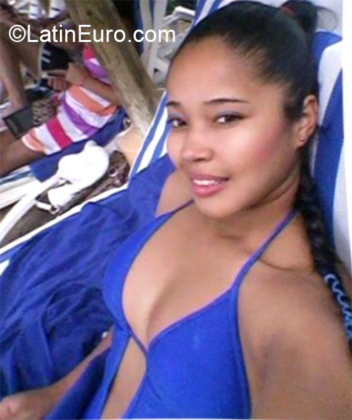 Date this tall Dominican Republic girl Elizabeth from Santiago DO20826