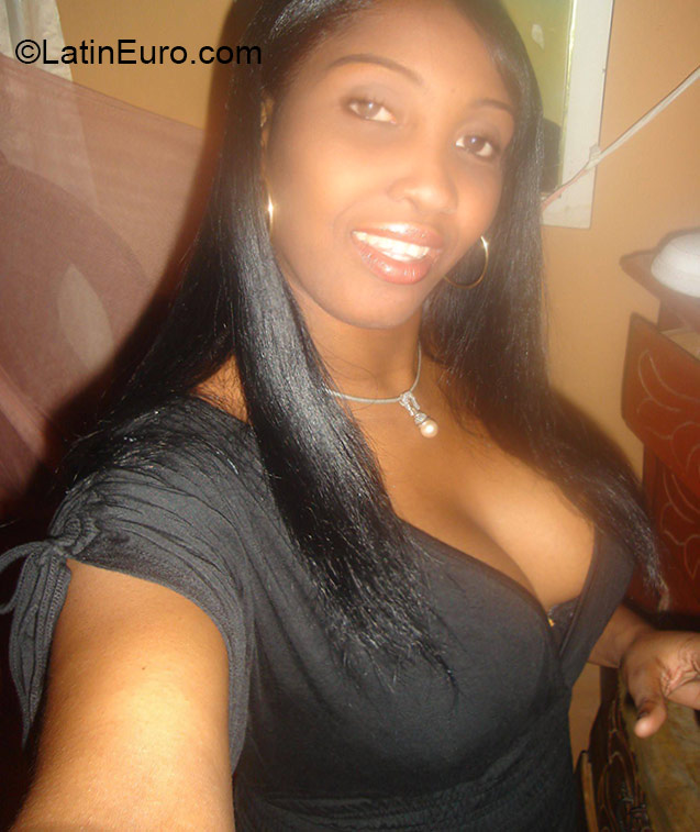 Date this exotic Dominican Republic girl Yohana from Santiago DO20848