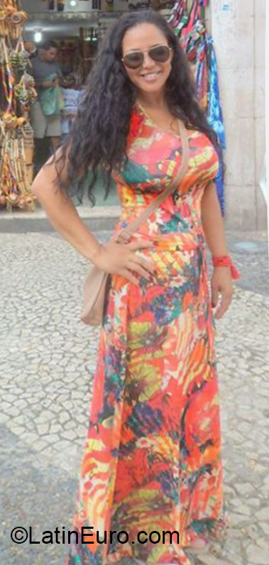 Date this happy Brazil girl Mirian from Sao Paulo BR9510