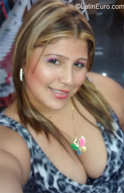 Date this happy Colombia girl Turca from Barranquilla CO16710