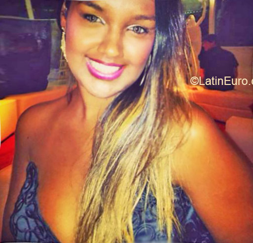 Date this gorgeous Brazil girl Fernanda from Rio De Janeiro BR9162