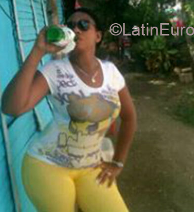 Date this young Dominican Republic girl Coraili from Santo Domingo DO20908