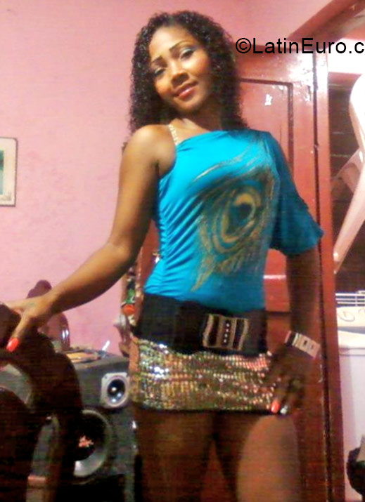 Date this nice looking Dominican Republic girl Jeovany from Puerto Plata DO20972