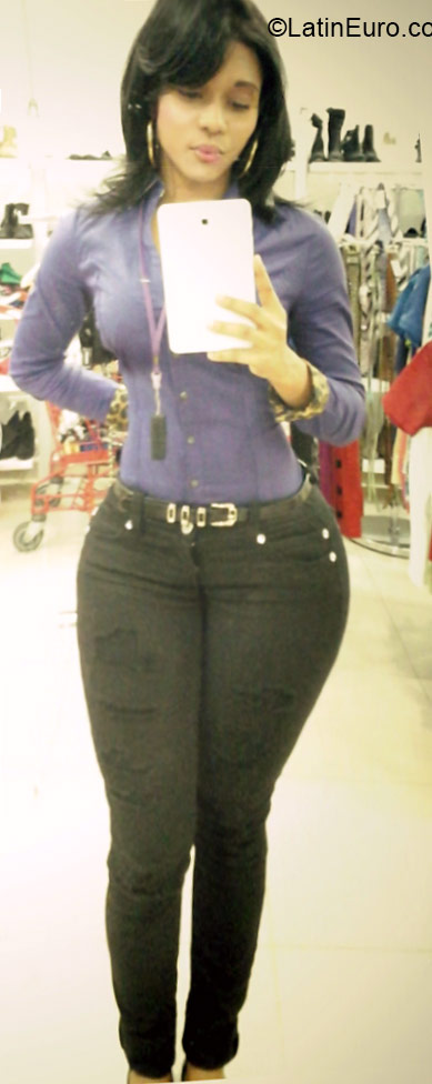 Date this young Dominican Republic girl Eliza from Santiago DO20991