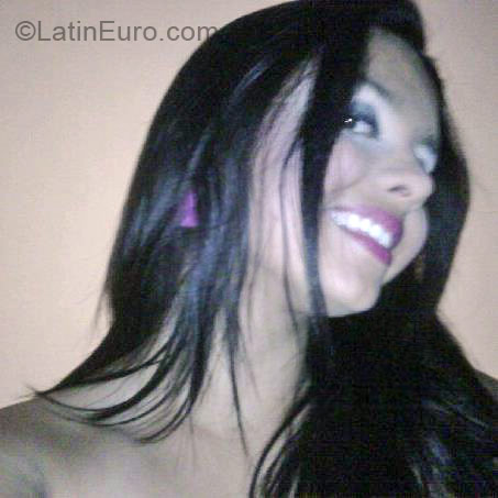 Date this gorgeous Venezuela girl Veronica from San Felipe VE373