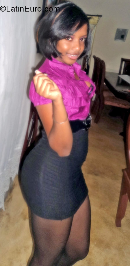 Date this young Dominican Republic girl Ruth from Santo Domingo DO21046