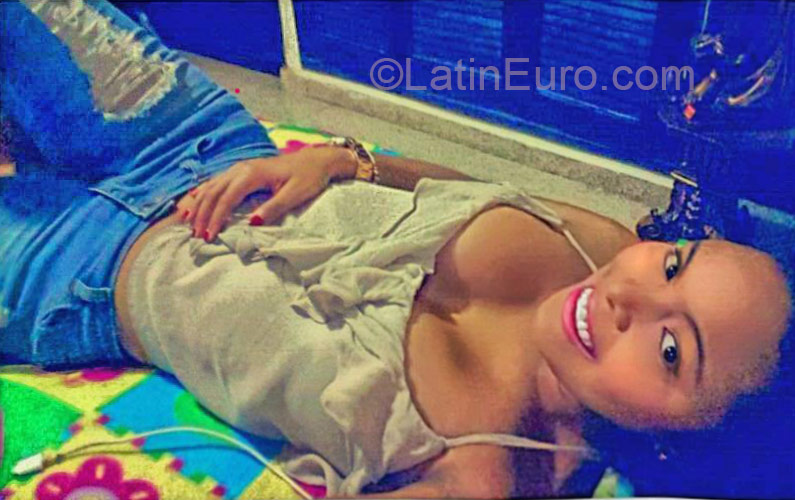 Date this passionate Colombia girl Grey from Barranquilla CO16808