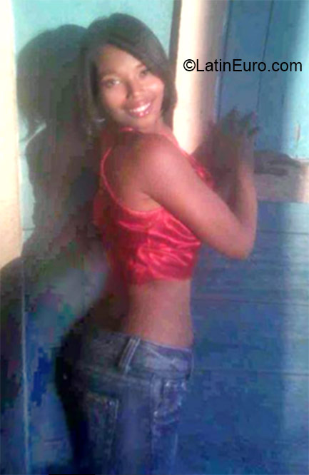 Date this attractive Dominican Republic girl Yuderkis from San Pedro De Macoris DO21123