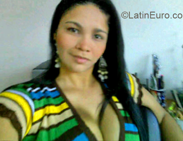 Date this stunning Colombia girl Isa from Bogota CO16822