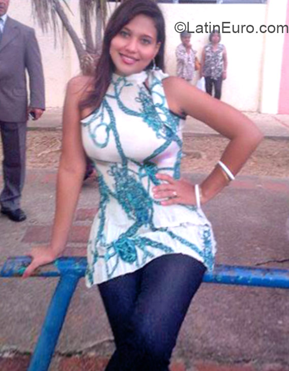Date this good-looking Venezuela girl Isa from Barinas VE388