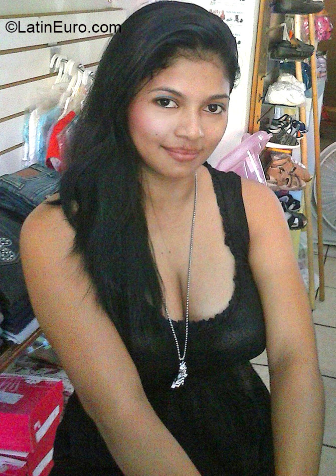 Date this pretty Panama girl Carolina from Panama City PA543