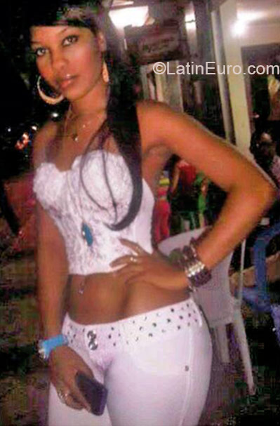 Date this charming Dominican Republic girl Anyela from Barahona DO21179