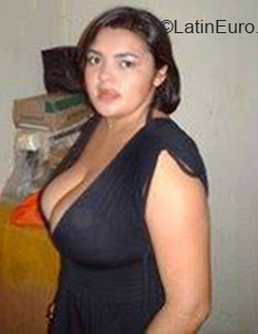 Date this athletic Brazil girl Maria from Natal BR9197