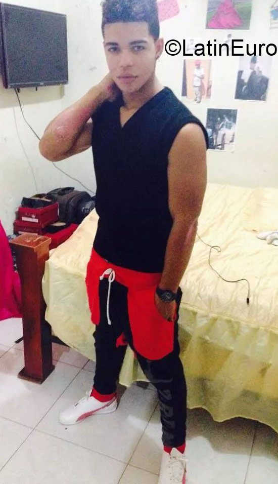 Date this cute Dominican Republic man Yeison from Santo Domingo DO21193