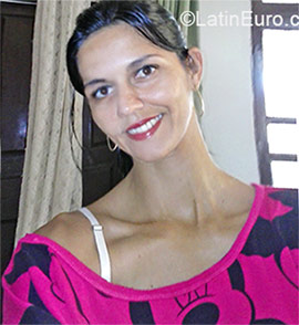 Date this lovely Brazil girl Weronica from Aracaju BR9215