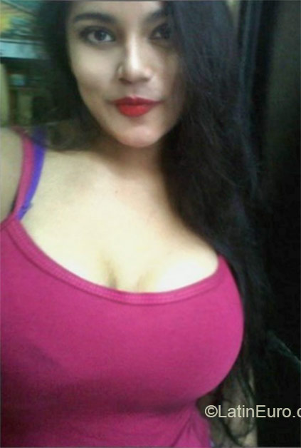 Date this pretty Ecuador girl Diana from Guayaquil EC182