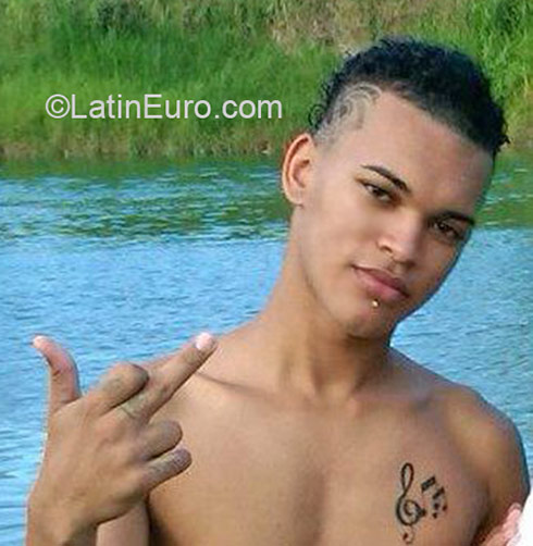 Date this hot Dominican Republic man Maximo from Puerto Plata DO21352