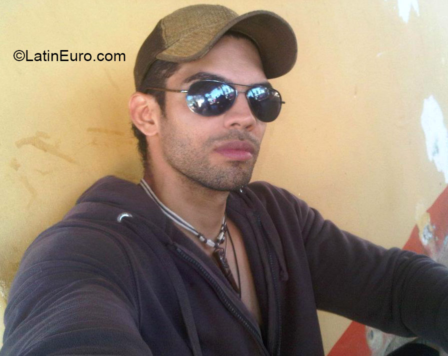 Date this attractive Venezuela man Roberth from Maracaibo VE403