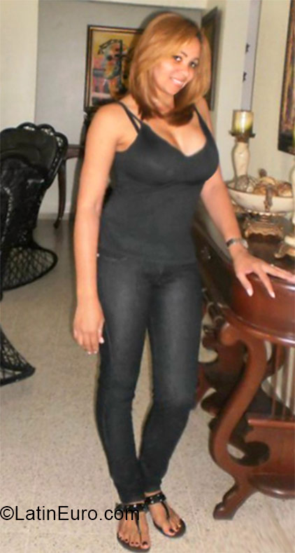 Date this attractive Dominican Republic girl Marisela from Santo Domingo DO21442
