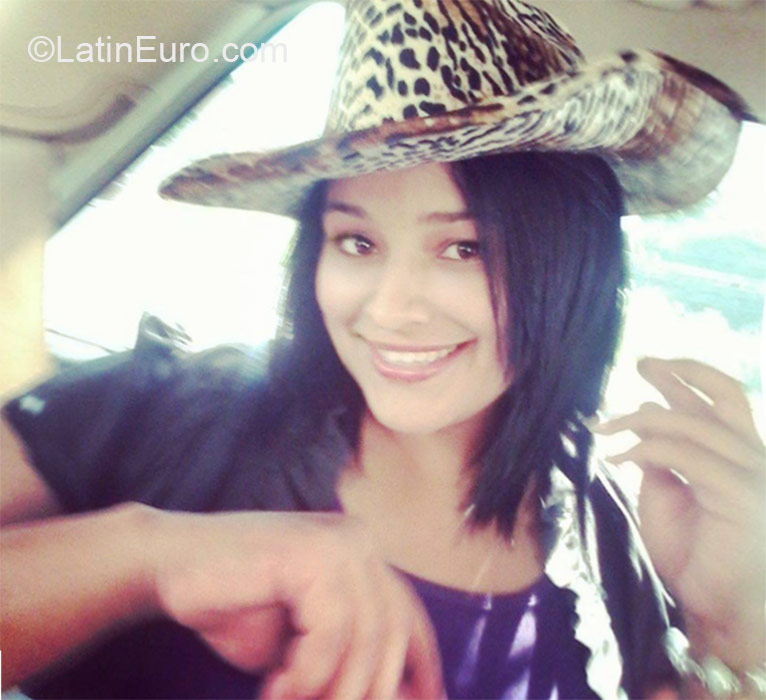 Date this hot Venezuela girl Anais from Maturin VE416