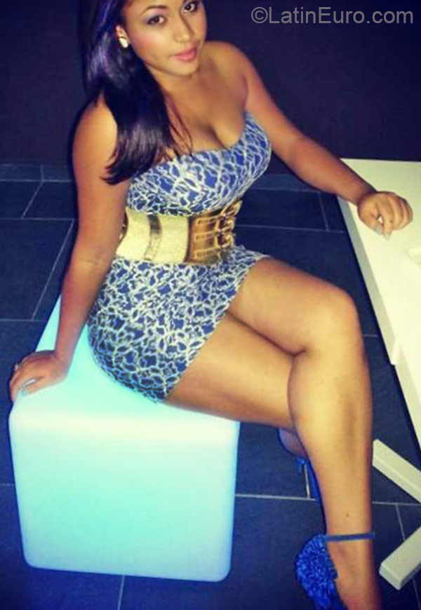 Date this sensual Dominican Republic girl Hilda from Santiago DO21445