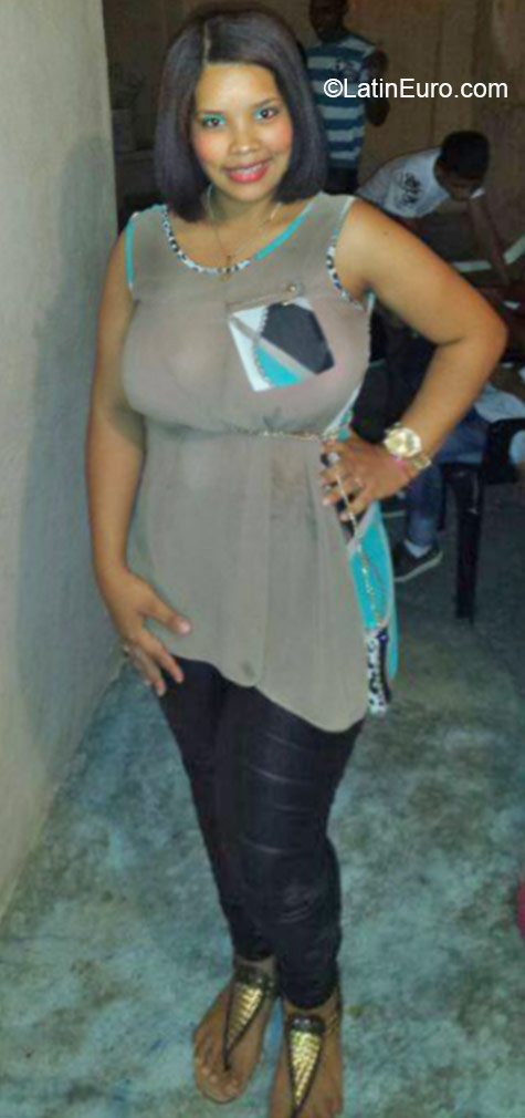 Date this good-looking Dominican Republic girl Maria from Santo Domingo DO21452