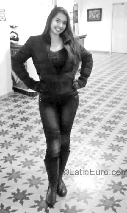 Date this hot Colombia girl Sindy from Medellin CO17062
