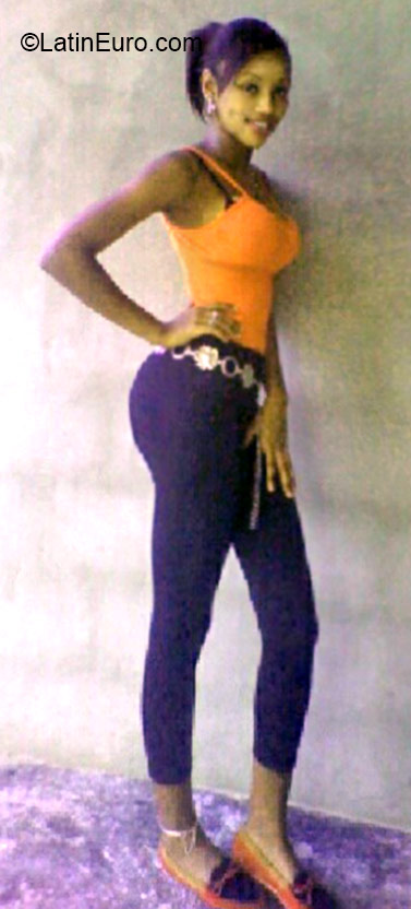 Date this gorgeous Dominican Republic girl Yafieriey from La Vega DO21552