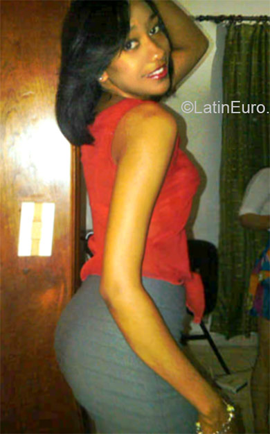 Date this fun Dominican Republic girl Tania from Santiago DO21573