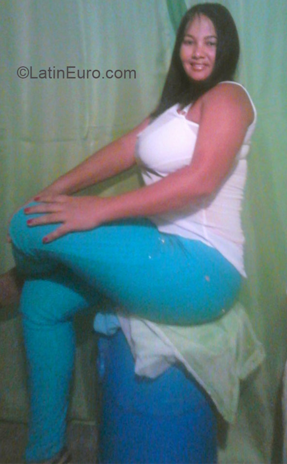 Date this athletic Dominican Republic girl Alexandra from Santo Domingo DO21643
