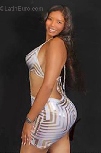 Date this attractive Dominican Republic girl Andilis from Santo Domingo DO21788