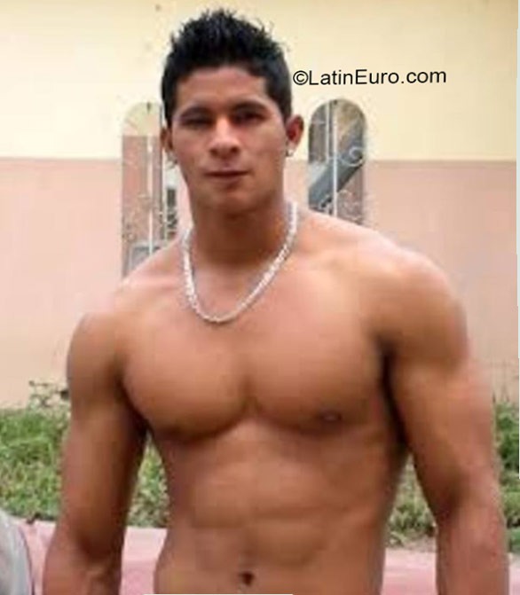 Date this hot Dominican Republic man Enmanuel from Puerto Plata DO21789