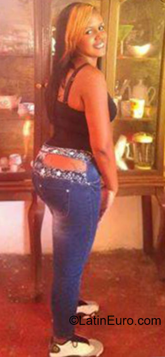 Date this georgeous Dominican Republic girl Delia from Santo Domingo DO21915