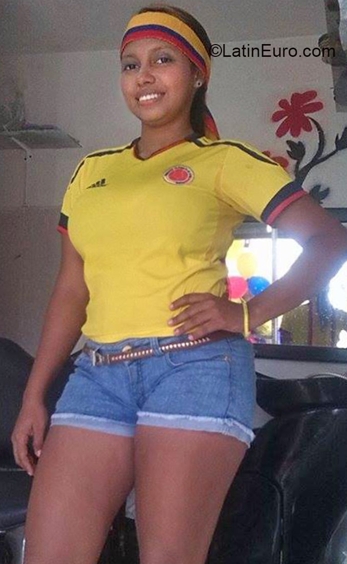 Date this georgeous Colombia girl Lurenes from Cartagena CO17492