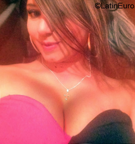 Date this nice looking Colombia girl Paola from Bogota CO17318