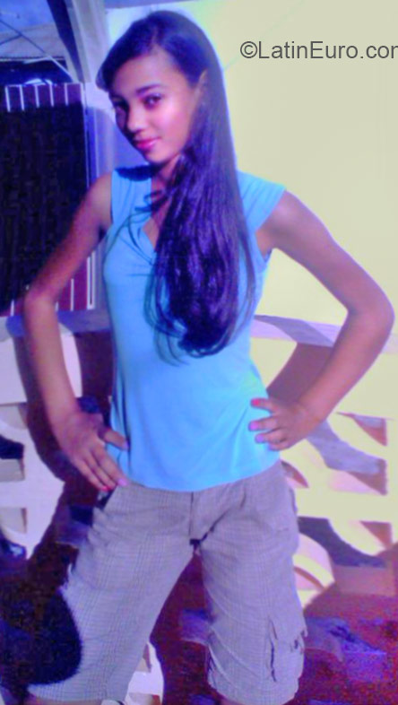 Date this funny Dominican Republic girl Estephany from Santo Domingo DO21996