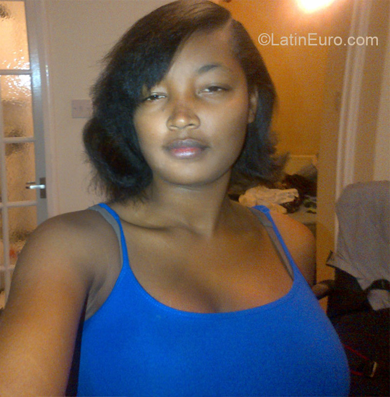 Date this hard body Jamaica girl Stephanie from Kingston JM2032