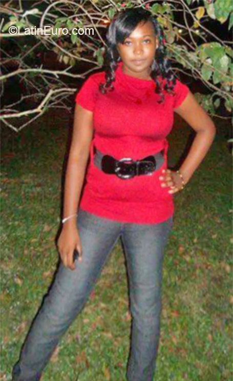 Date this foxy Jamaica girl Tenesha from Kingston JM2034