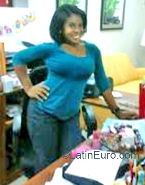 Date this hot Dominican Republic girl Sarah from Santo Domingo DO22050