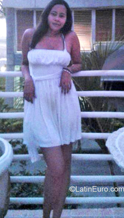 Date this delightful Colombia girl Laura from Barranquilla CO17367
