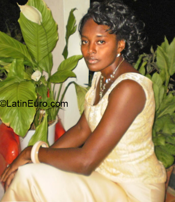 Date this happy Jamaica girl Sharene from Ocho Rios JM2050