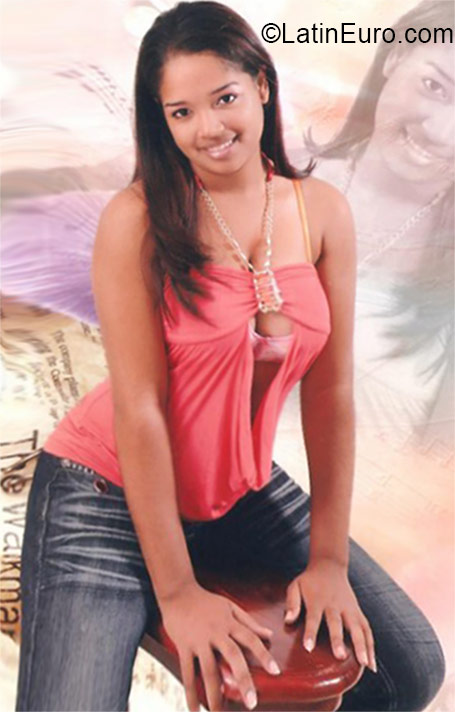 Date this fun Dominican Republic girl Gisslle from Hato Mayor DO22164